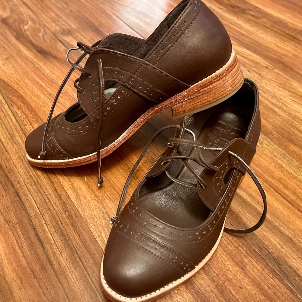 Elf Oxford Wedges